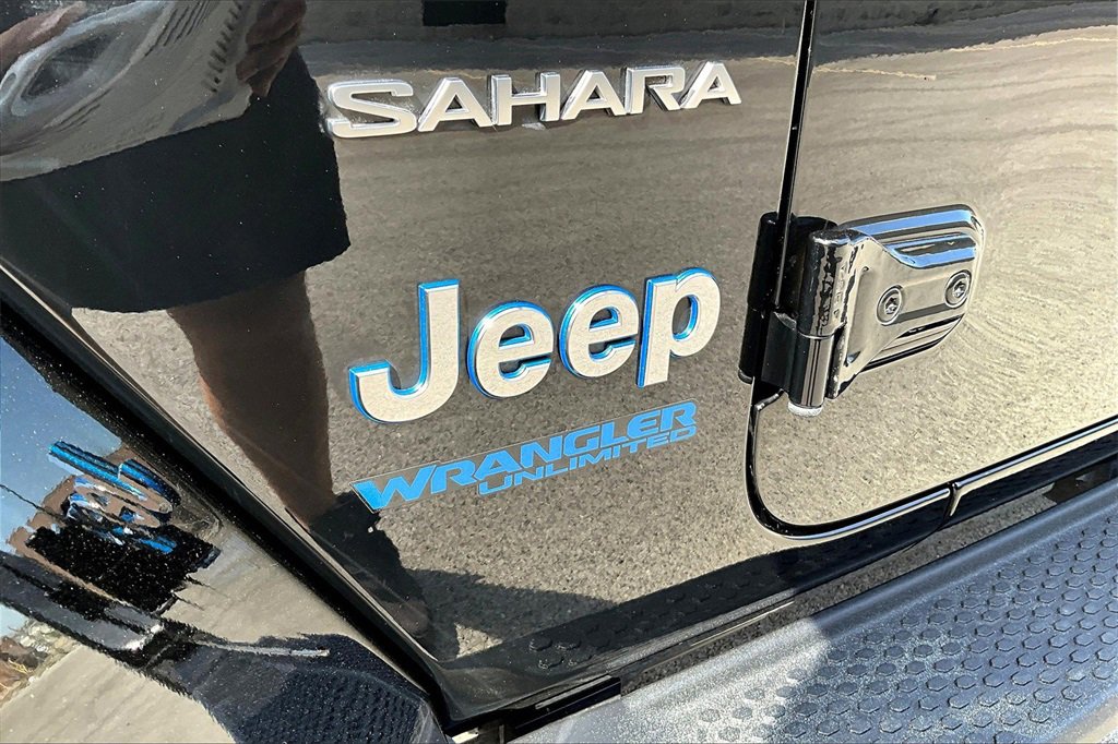 Used 2021 Jeep Wrangler Unlimited Sahara w/ Cold Weather Group image 30