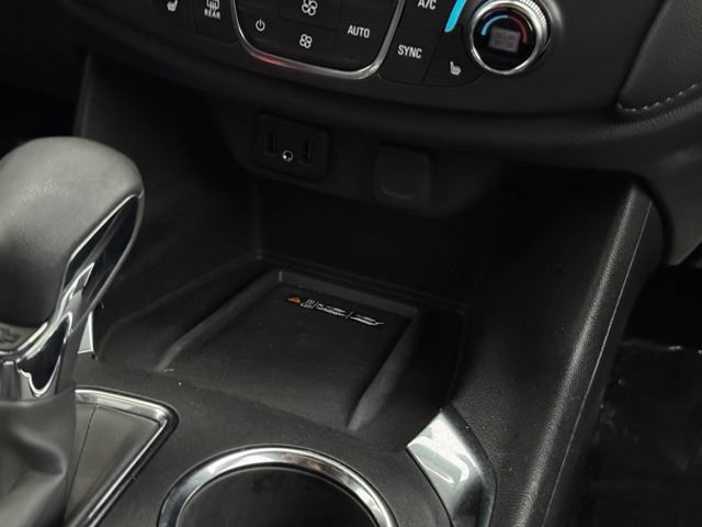 Used 2023 Chevrolet Traverse LT w/ Midnight/Sport Edition AWD/4WD image 14
