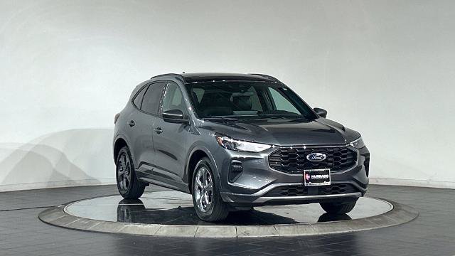 Certified 2023 Ford Escape ST-Line w/ Tech Pack #1 AWD/4WD image 2
