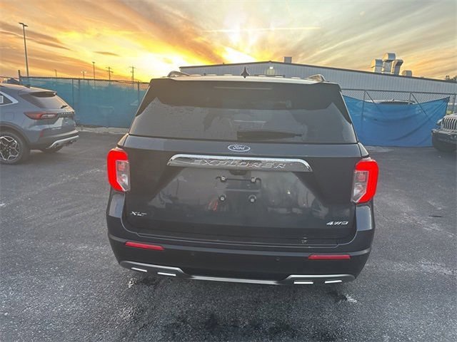 Certified 2023 Ford Explorer XLT w/ Equipment Group 202A image 4