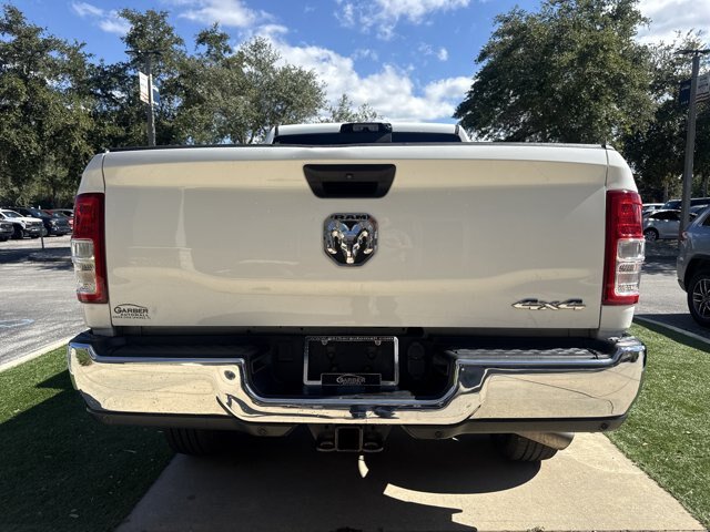 Used 2024 RAM 3500 Tradesman w/ Chrome Appearance Group AWD/4WD image 4