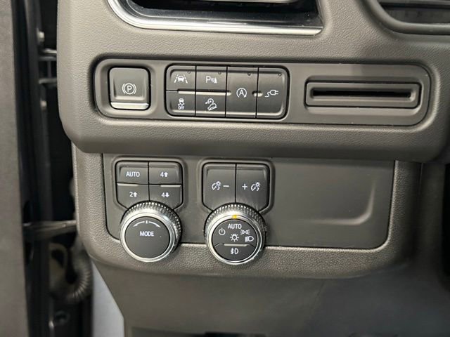 Used 2022 GMC Yukon AT4 AWD/4WD image 15