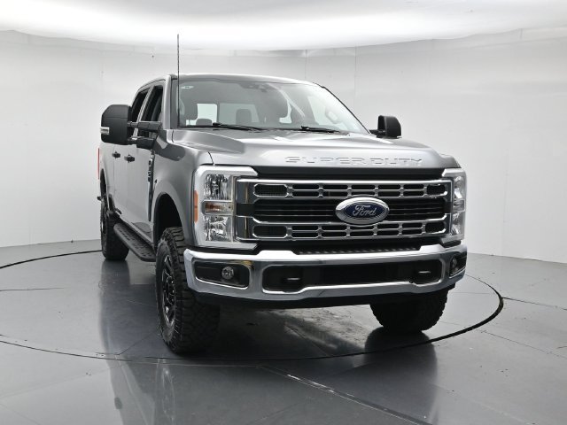 Certified 2025 Ford F350 XLT w/ Tremor Off-Road Package AWD/4WD image 4