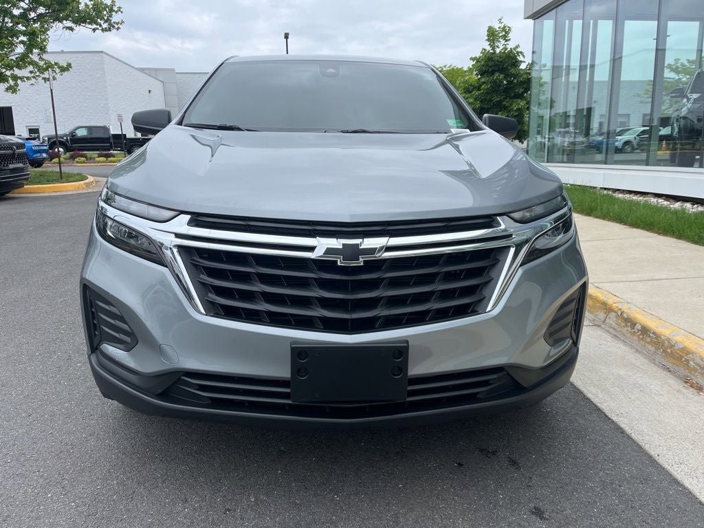 Used 2023 Chevrolet Equinox LS FWD image 2