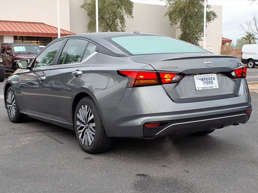Used 2024 Nissan Altima 2.5 SV image 3