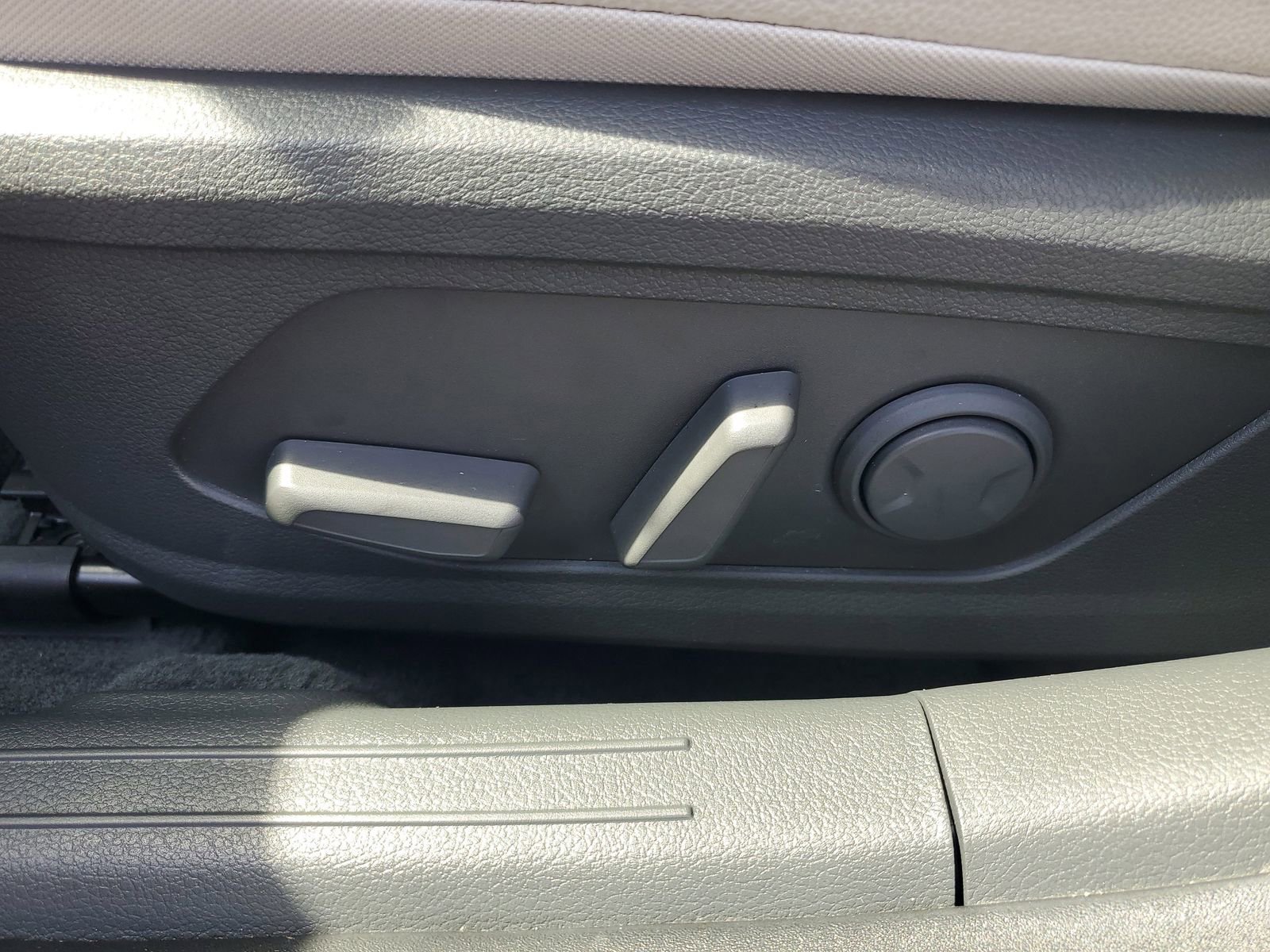 Used 2023 Hyundai Sonata Limited FWD image 17