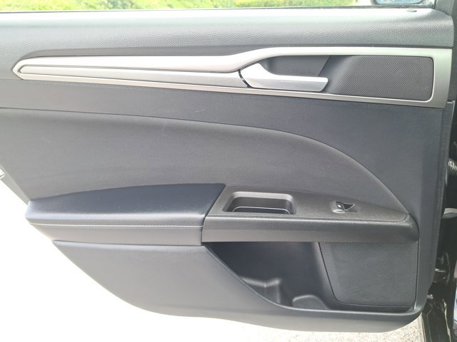 Certified 2020 Ford Fusion SE image 13