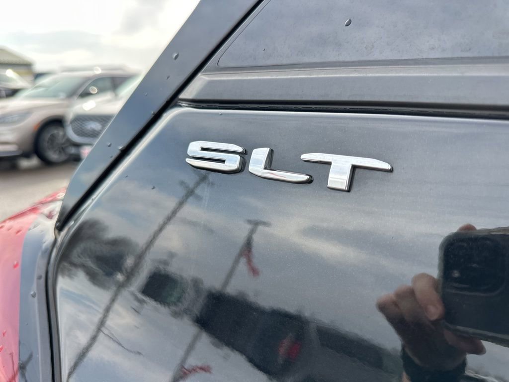 Used 2024 GMC Terrain SLT image 11