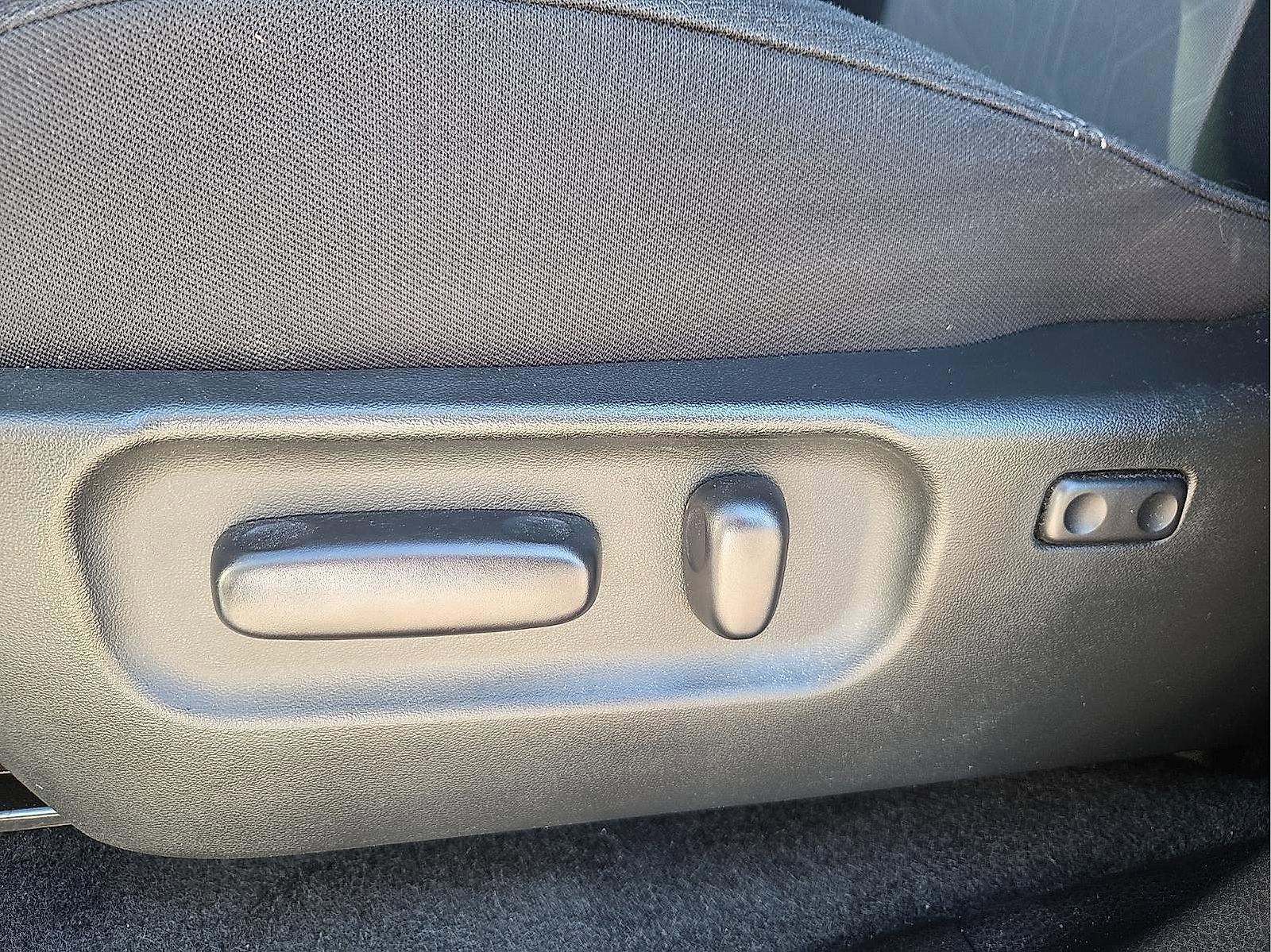 Used 2023 Toyota Tacoma TRD Off-Road w/ Technology Package AWD/4WD image 15