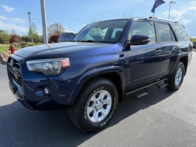Used 2022 Toyota 4Runner SR5 Premium w/ Moonroof Package AWD/4WD image 4
