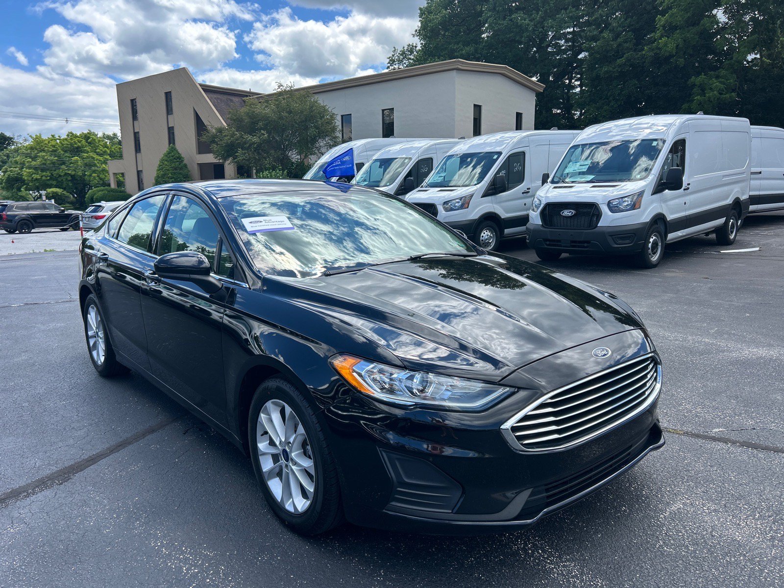 Certified 2020 Ford Fusion SE FWD image 3