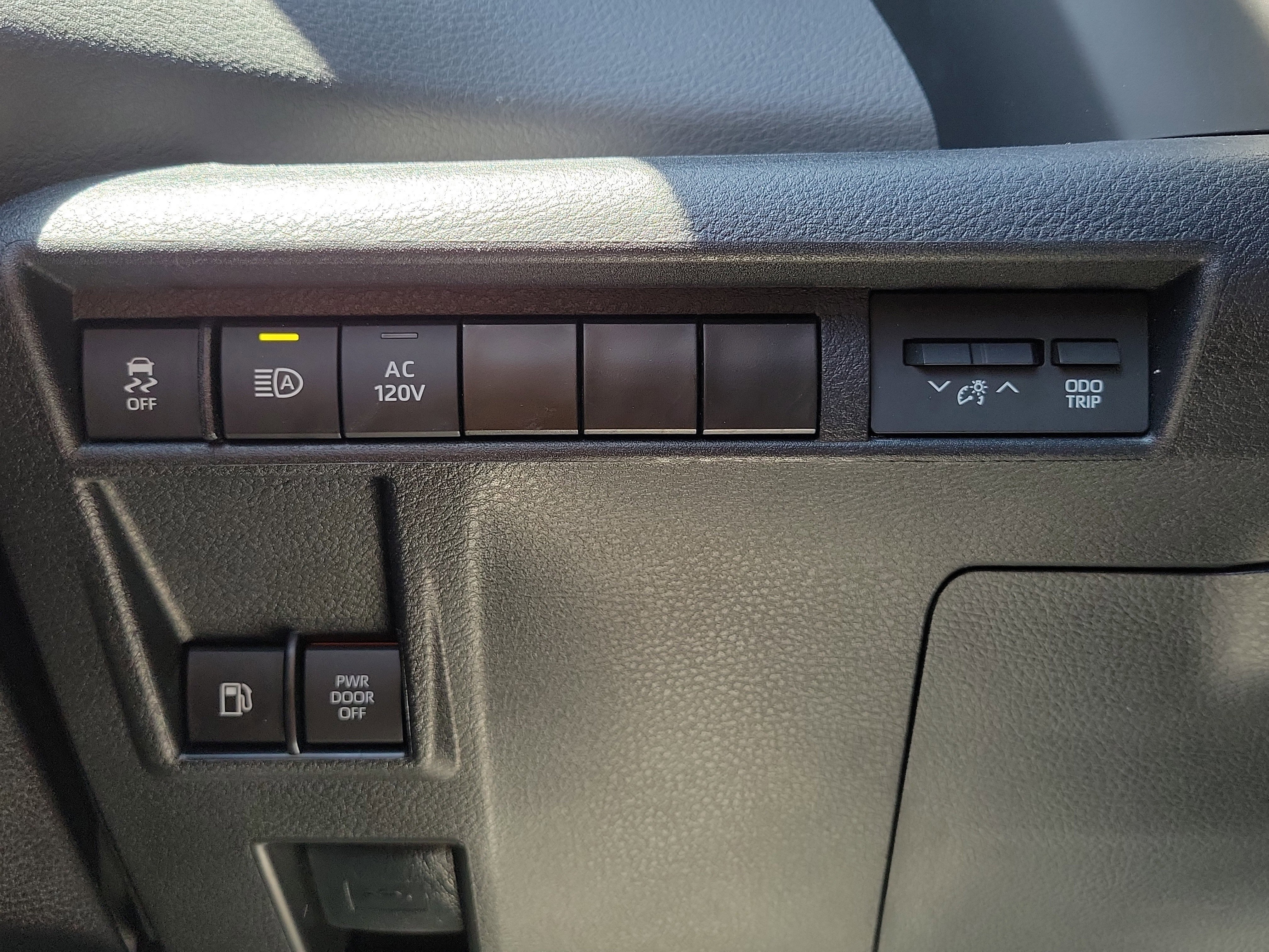 Used 2024 Toyota Sienna XSE w/ XSE Plus Package AWD/4WD image 29