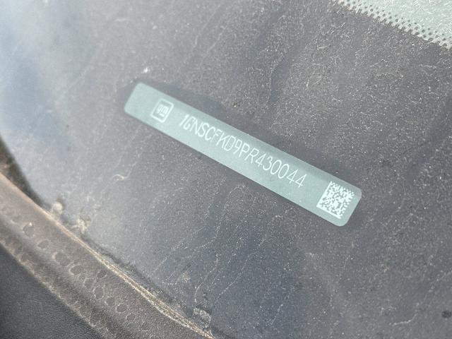 Used 2023 Chevrolet Suburban Premier image 8