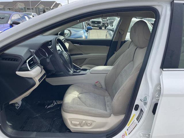 Used 2018 Toyota Camry LE image 17