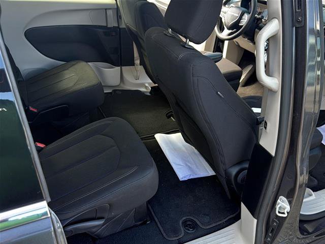 Used 2023 Chrysler Voyager LX FWD image 22