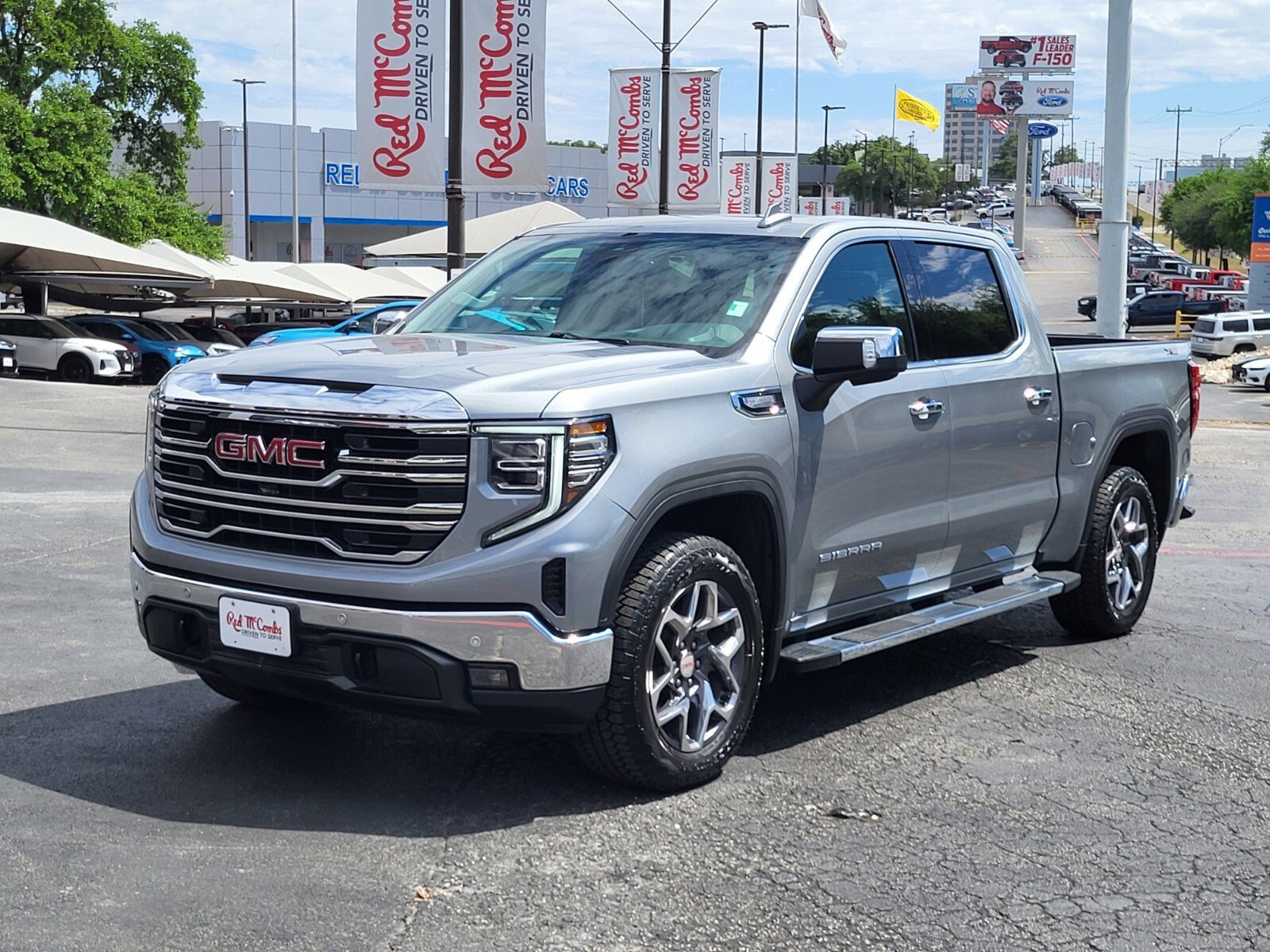 Used 2026 GMC Sierra 1500 SLT image 7