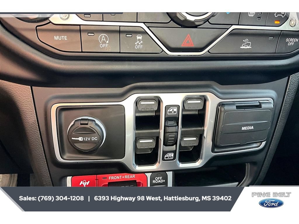 Used 2023 Jeep Gladiator Rubicon w/ LED Lighting Group AWD/4WD image 24