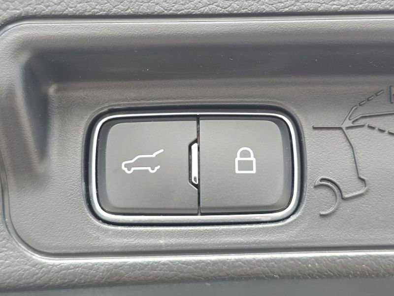 Certified 2025 Ford Explorer ST-Line w/ ST-Line Street Pack image 14