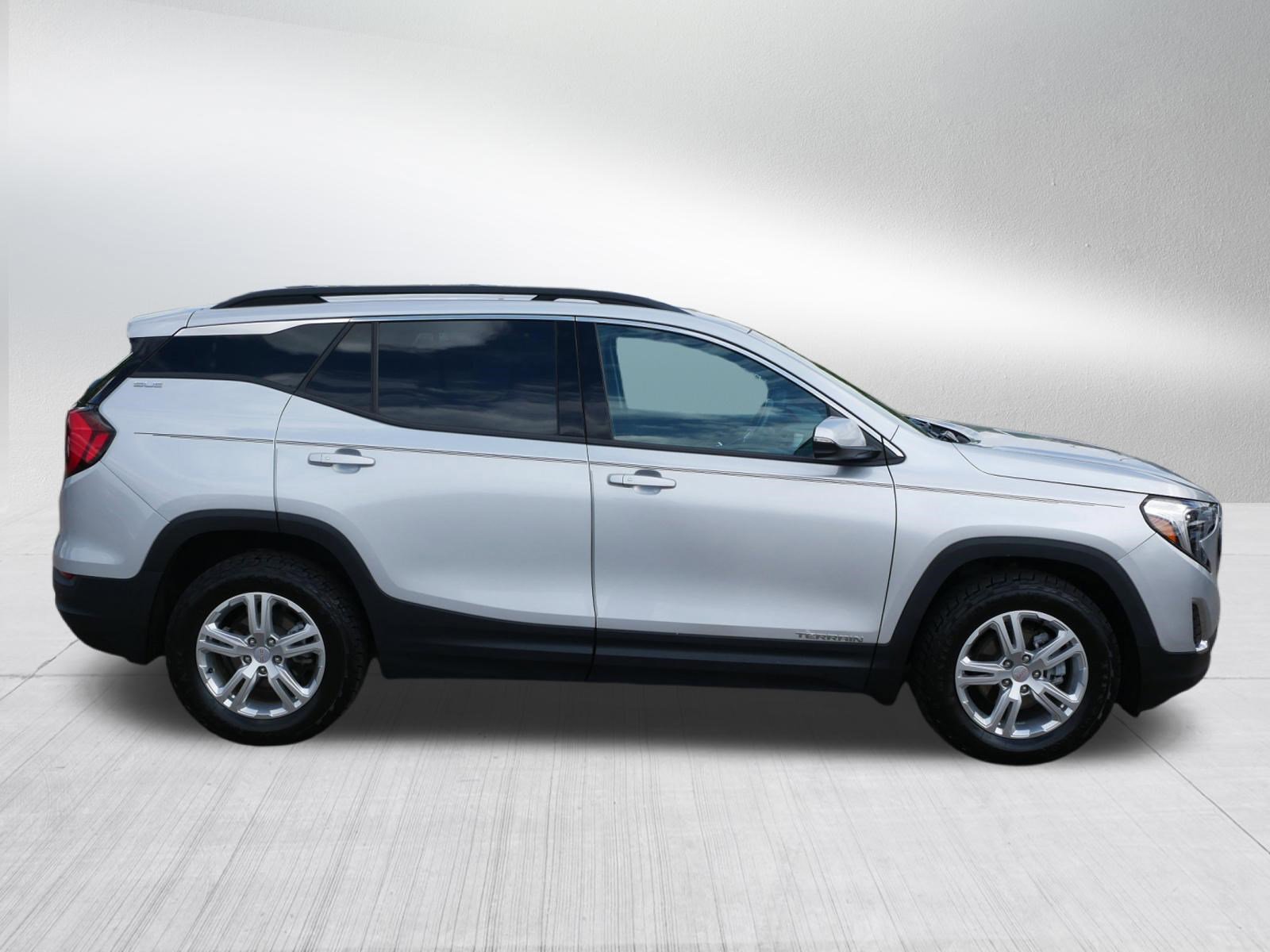 Used 2020 GMC Terrain SLE w/ Driver Convenience Package FWD image 8