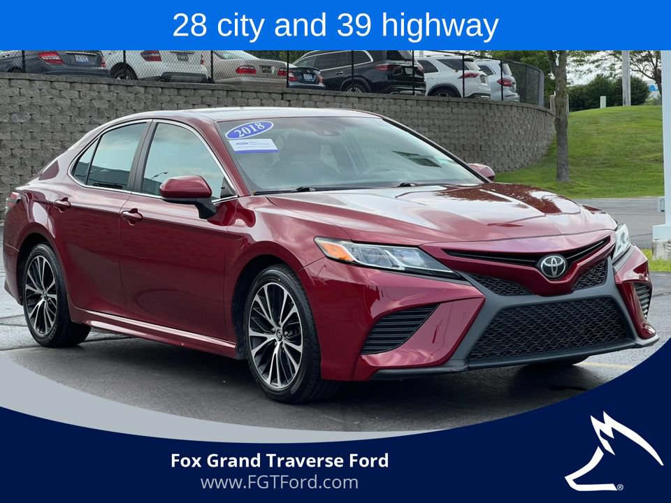 Used 2018 Toyota Camry SE w/ Moonroof Package FWD image 32