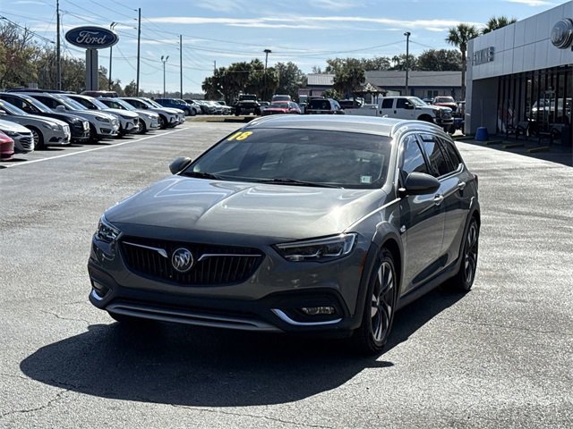 Used 2018 Buick Regal Essence w/ Driver Confidence Package #1 image 2