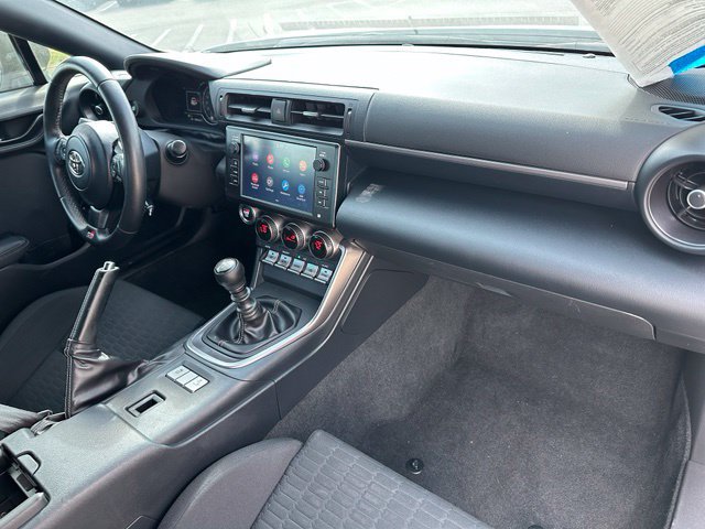 Used 2023 Toyota GR86 RWD image 9