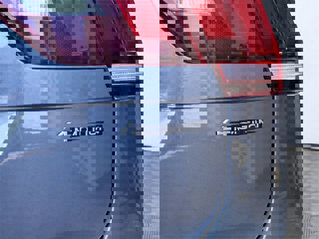 Used 2022 Volkswagen Tiguan SE image 9