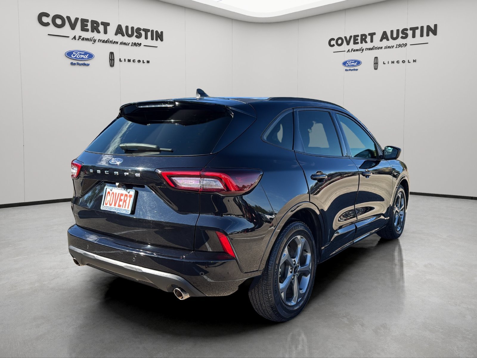 Certified 2023 Ford Escape ST-Line w/ Tech Pack #1 FWD image 5