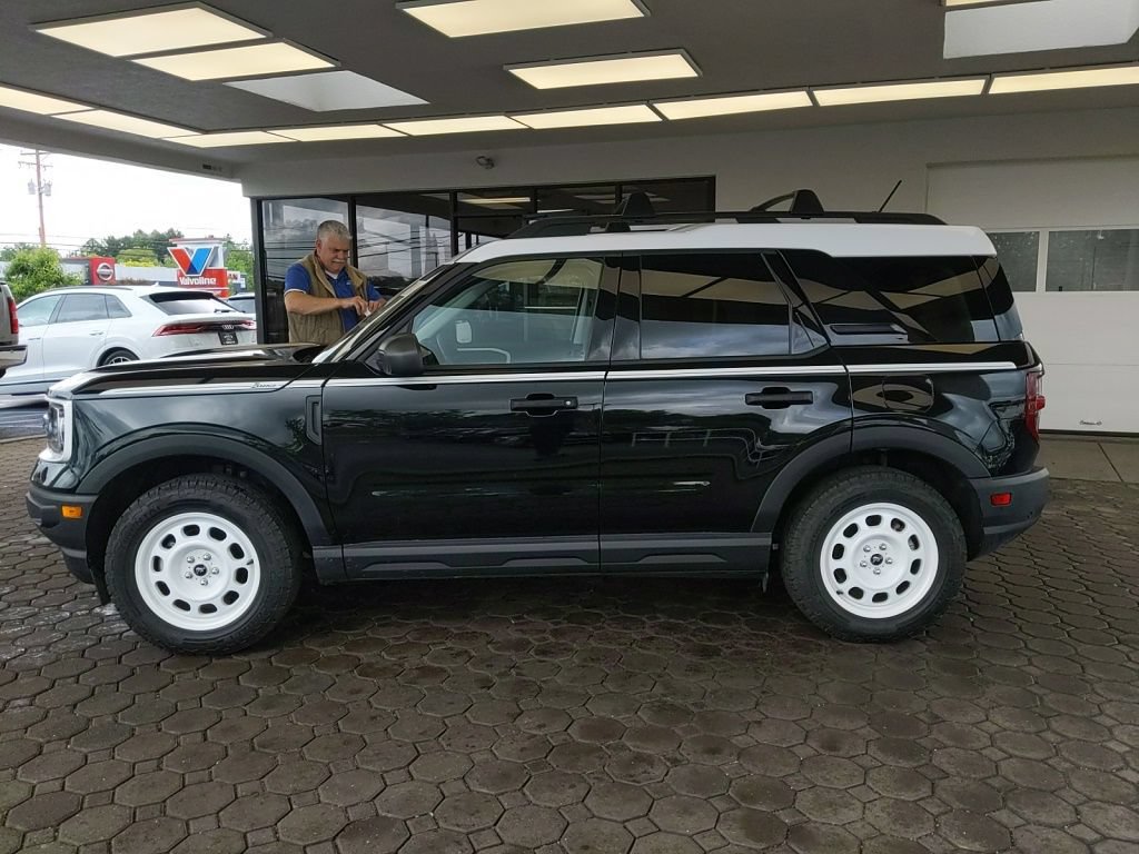Certified 2024 Ford Bronco Sport Heritage w/ Heritage Convenience Package AWD/4WD image 9