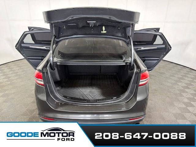 Certified 2017 Ford Fusion SE FWD image 21