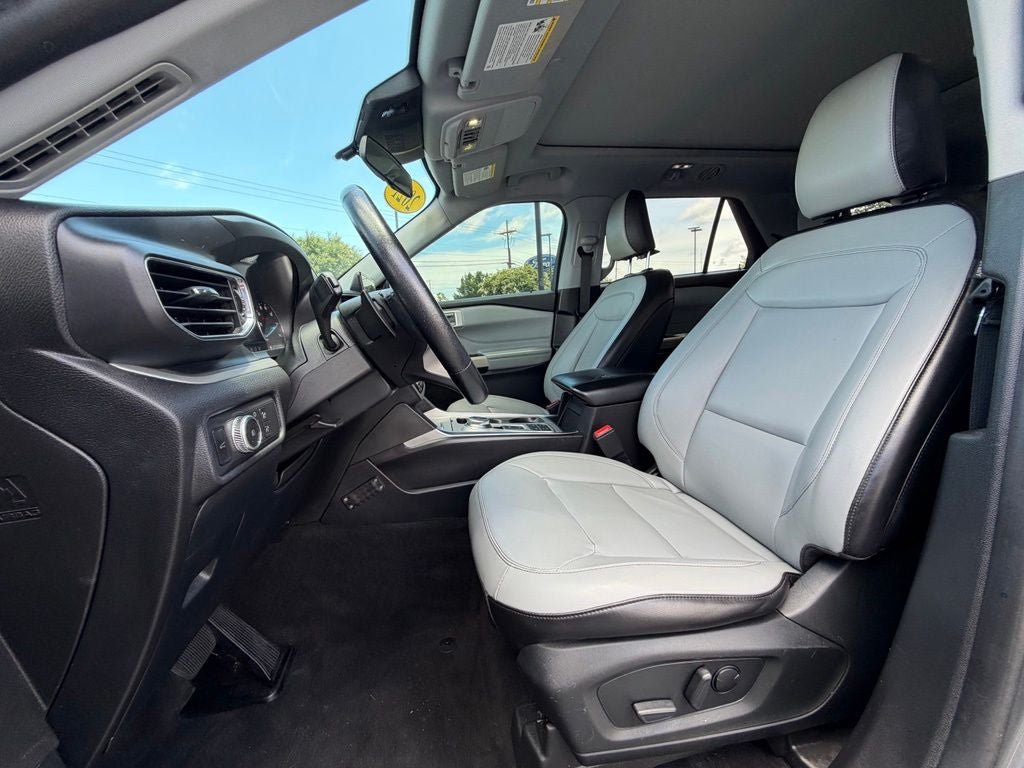 Certified 2021 Ford Explorer XLT w/ Equipment Group 202A RWD image 25