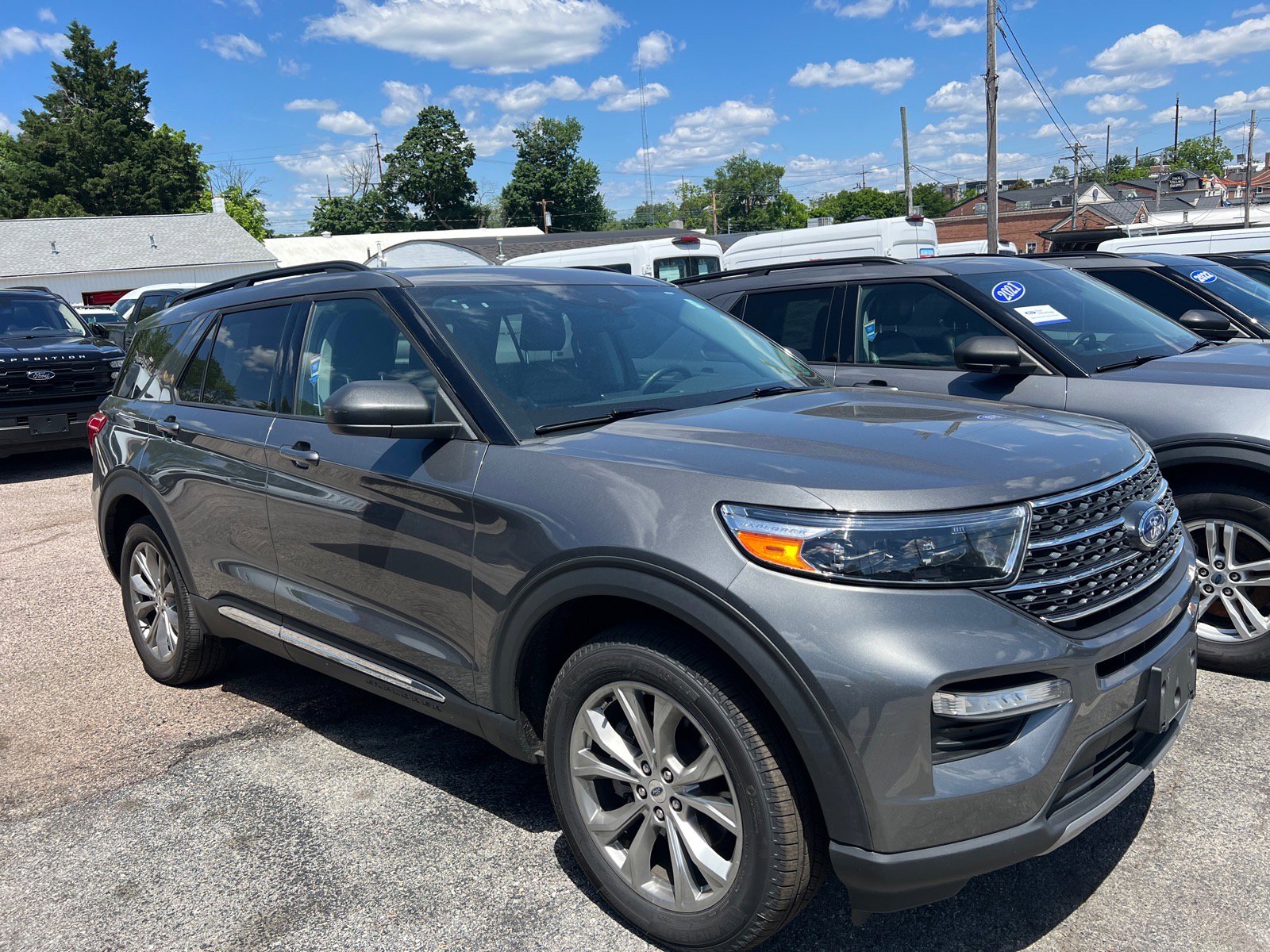 Certified 2023 Ford Explorer XLT w/ Equipment Group 202A AWD/4WD image 3