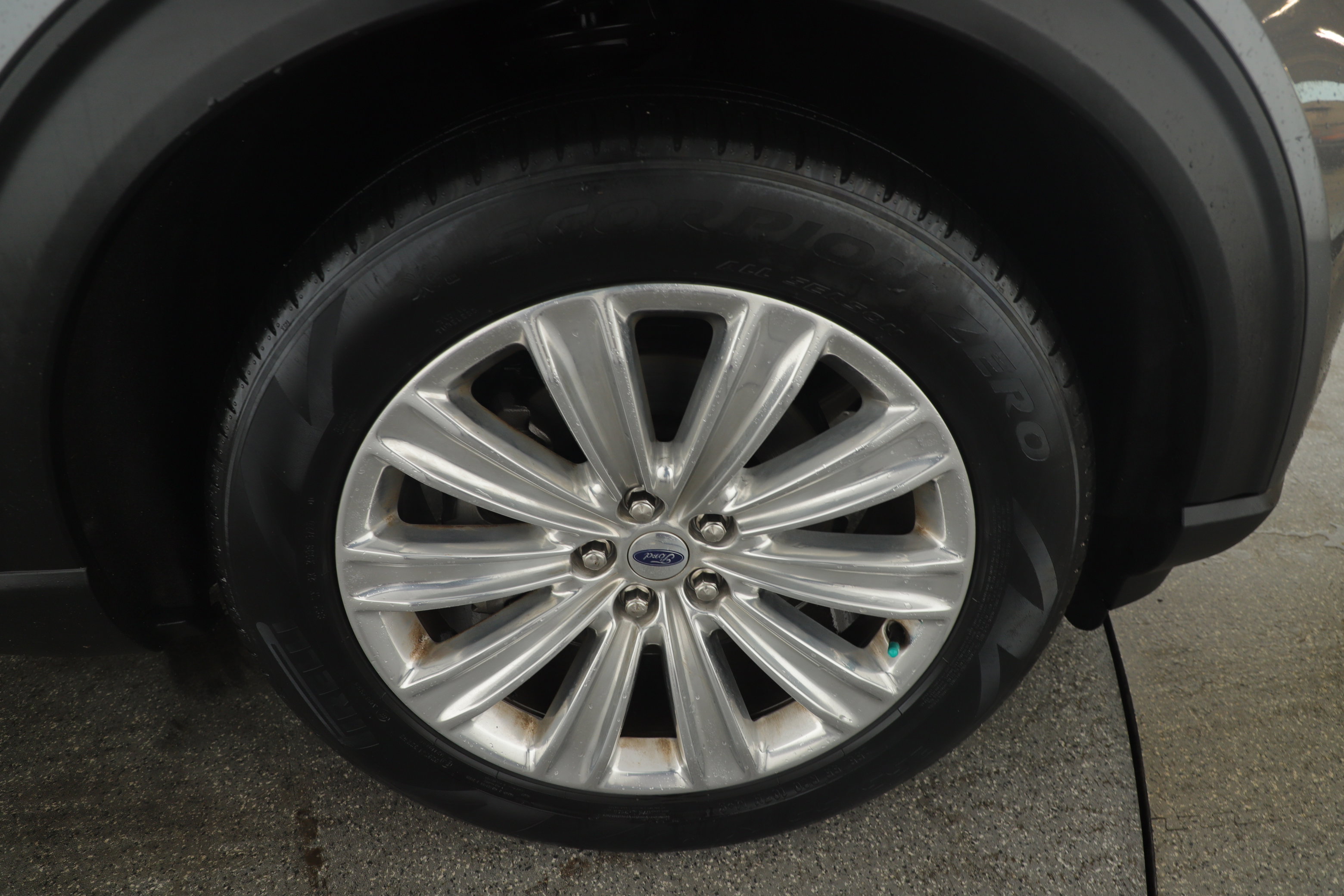 Certified 2022 Ford Explorer Limited w/ Limited Technology Package image 5