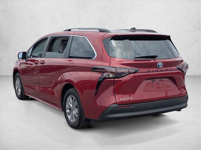 Used 2025 Toyota Sienna LE w/ LE Plus Package AWD/4WD image 8