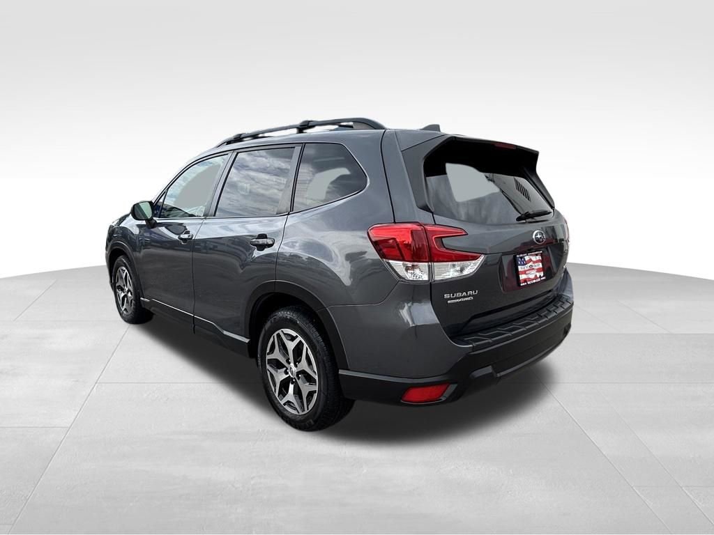 Used 2020 Subaru Forester Premium AWD/4WD image 6