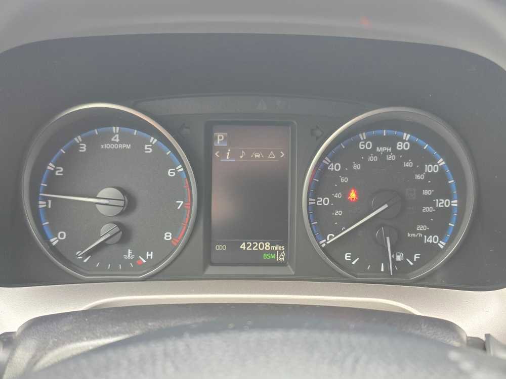 Used 2018 Toyota RAV4 XLE image 20