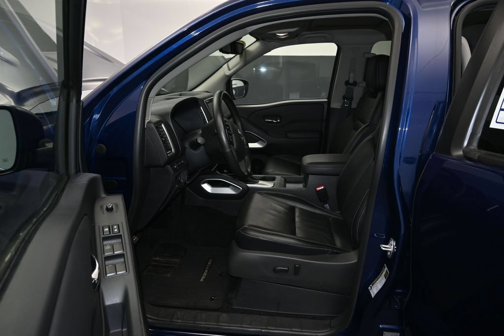 Used 2023 Nissan Frontier SV w/ SV Premium Package AWD/4WD image 21