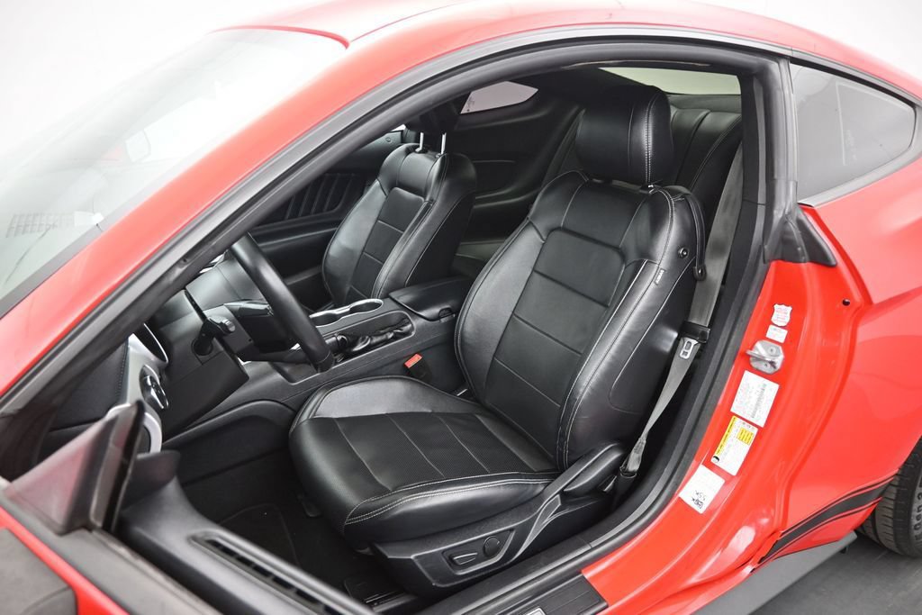 Certified 2022 Ford Mustang Premium RWD image 9