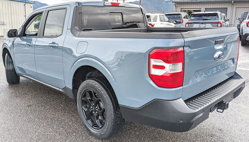 Certified 2024 Ford Maverick Lariat w/ FX4 Off-Road Package AWD/4WD image 4