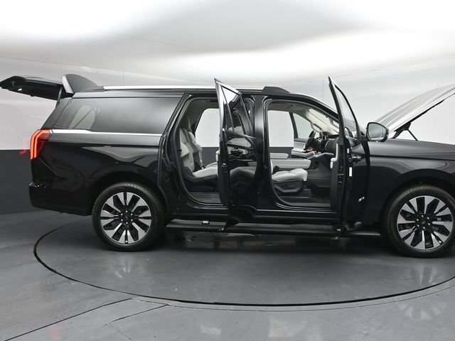 Certified 2025 Ford Expedition Max Platinum w/ Driver's Package AWD/4WD image 55