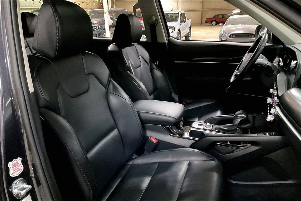 Used 2025 Kia Telluride S image 7