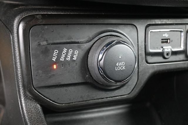 Used 2022 Jeep Renegade Altitude w/ Convenience Group AWD/4WD image 13