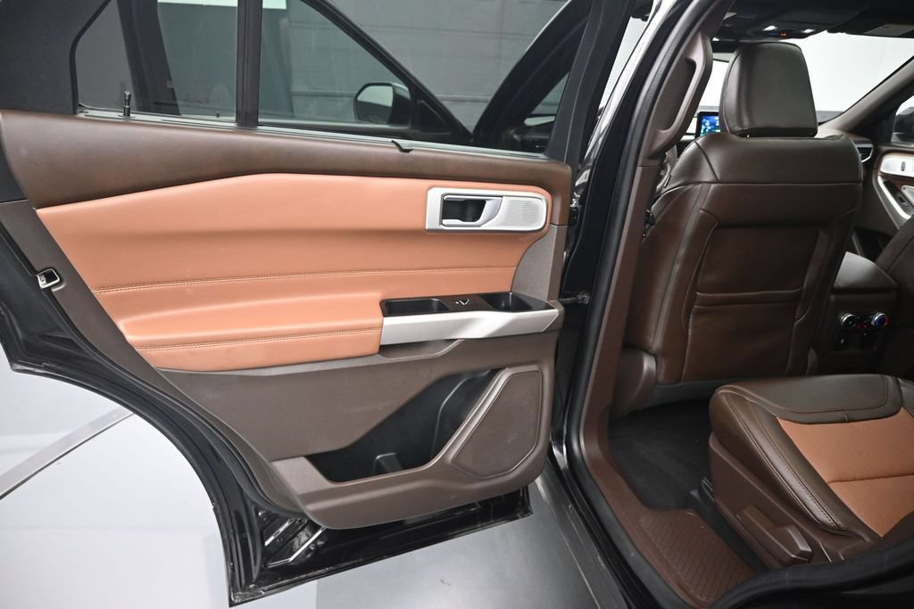 Certified 2023 Ford Explorer King Ranch w/ Technology Package AWD/4WD image 12