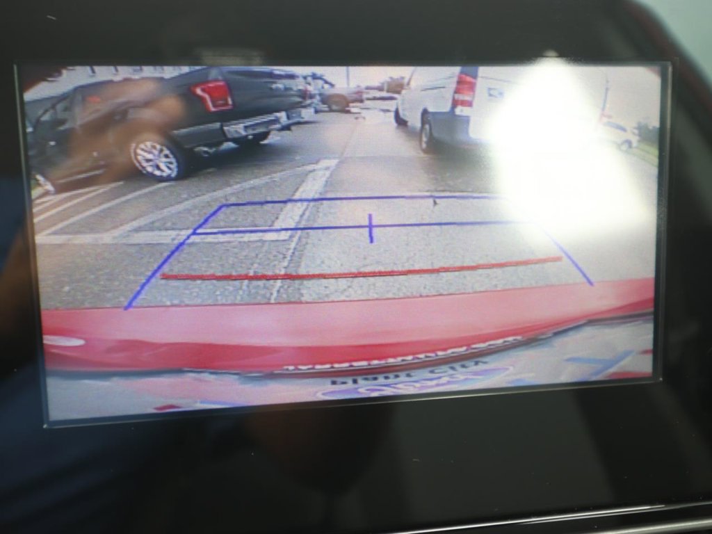 Used 2017 Toyota Corolla LE FWD image 4