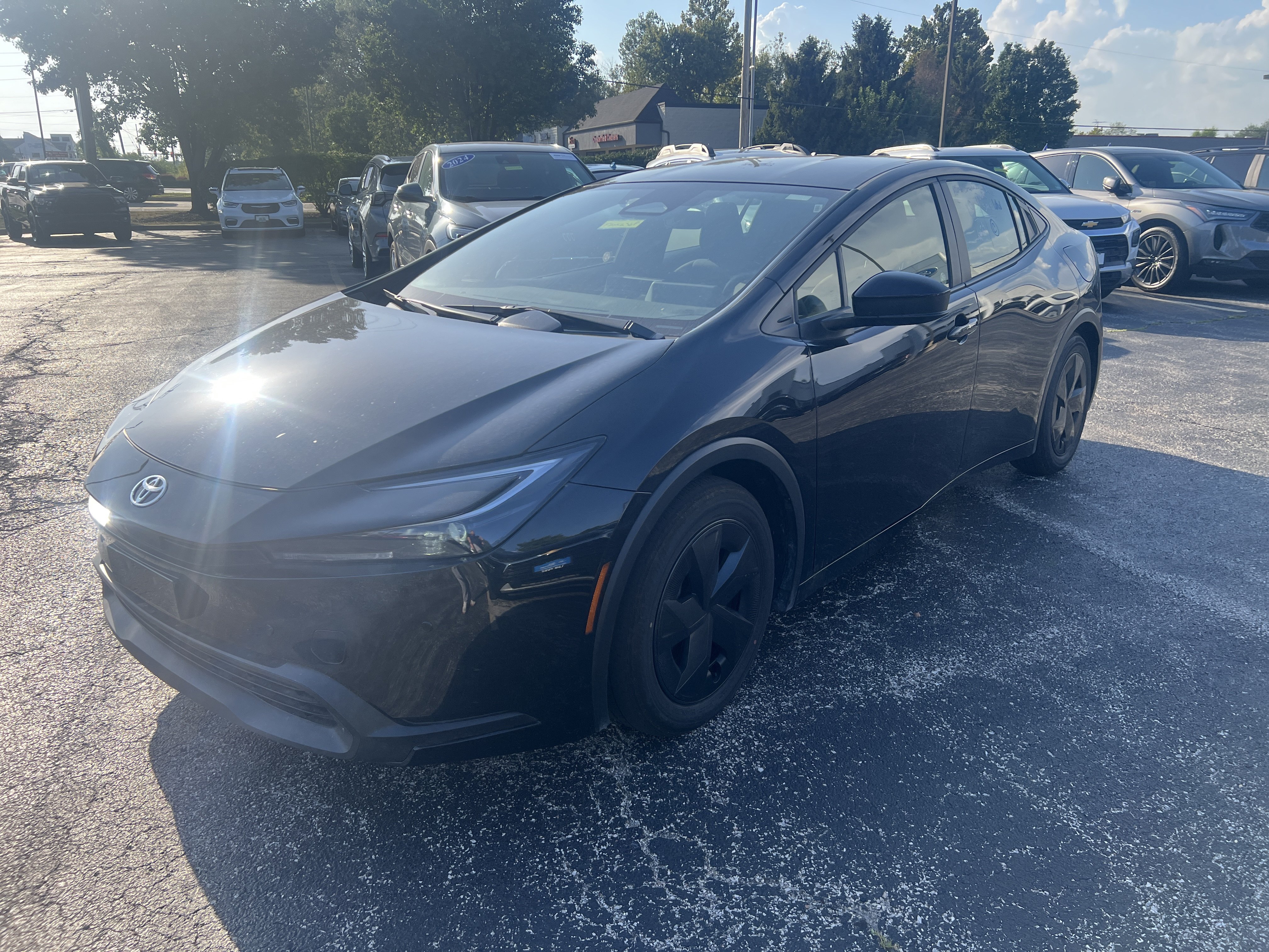 Used 2026 Toyota Prius LE FWD image 4