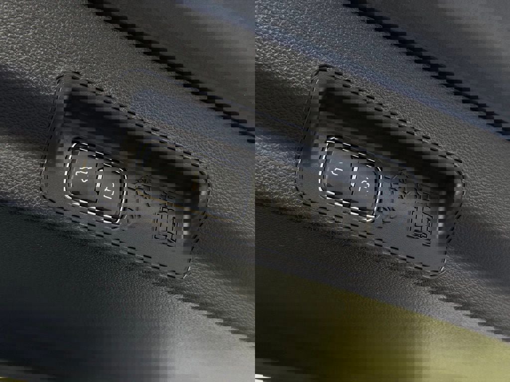 Certified 2022 Ford Explorer XLT w/ Equipment Group 202A image 43