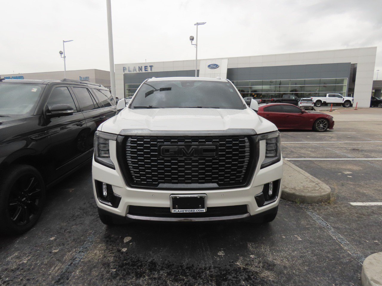 Used 2023 GMC Yukon XL Denali Ultimate w/ LPO, Floor Liner Package AWD/4WD image 5