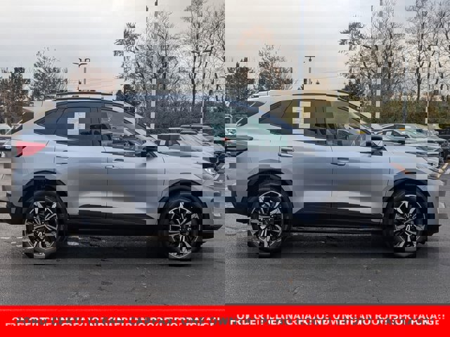 Certified 2022 Ford Escape SE w/ SE Sport Appearance Package image 4