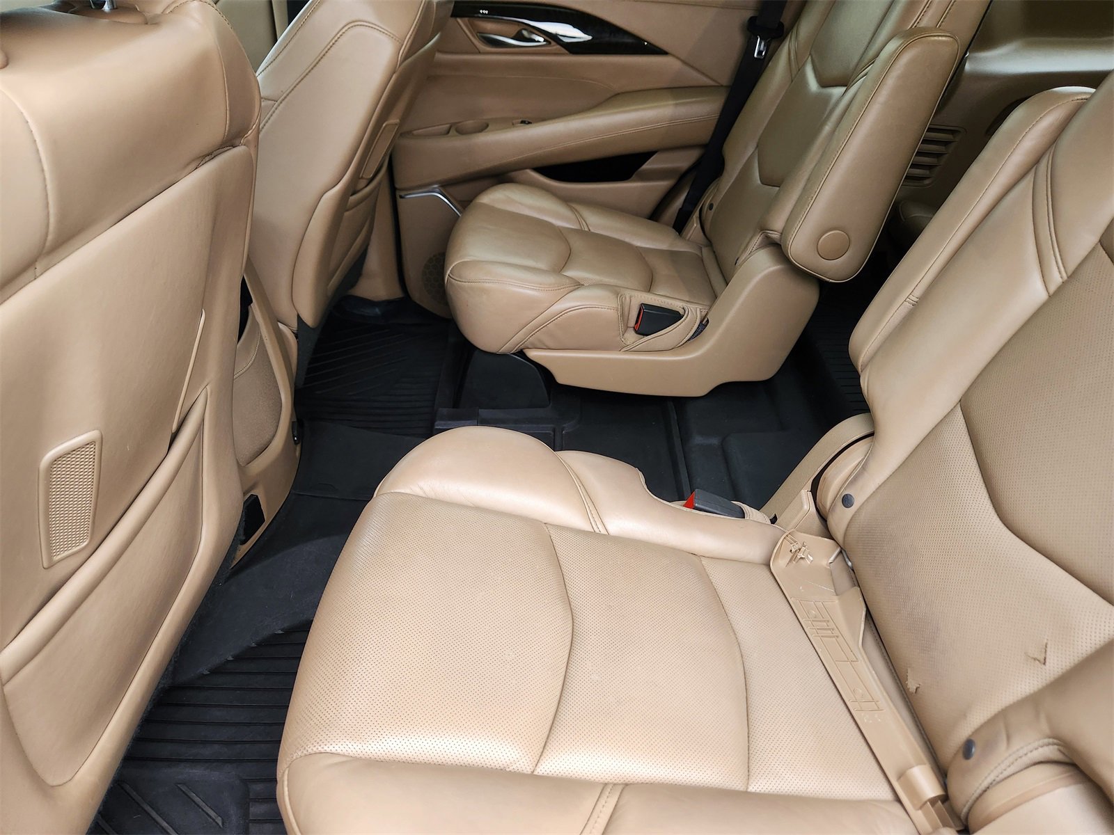 Used 2019 Cadillac Escalade Platinum image 29