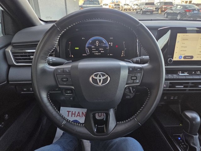 Used 2025 Toyota Camry SE image 17